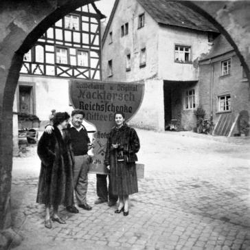 Weinprobe beim Abfüllen